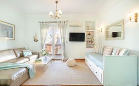 Bright, Calming Retreat With A Balcony Near Metro!